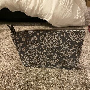Zipper Pouch
